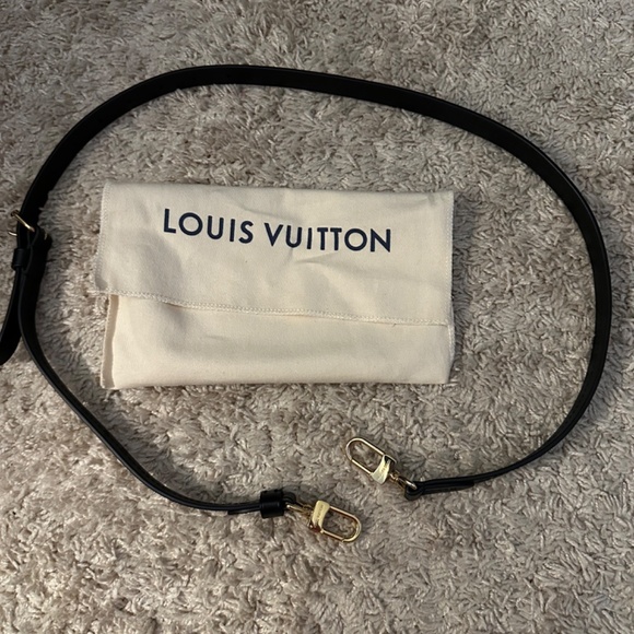 LOUIS VUITTON 18mm Black Leather Adjustable Shoulder Strap Black - Picture 4 of 4
